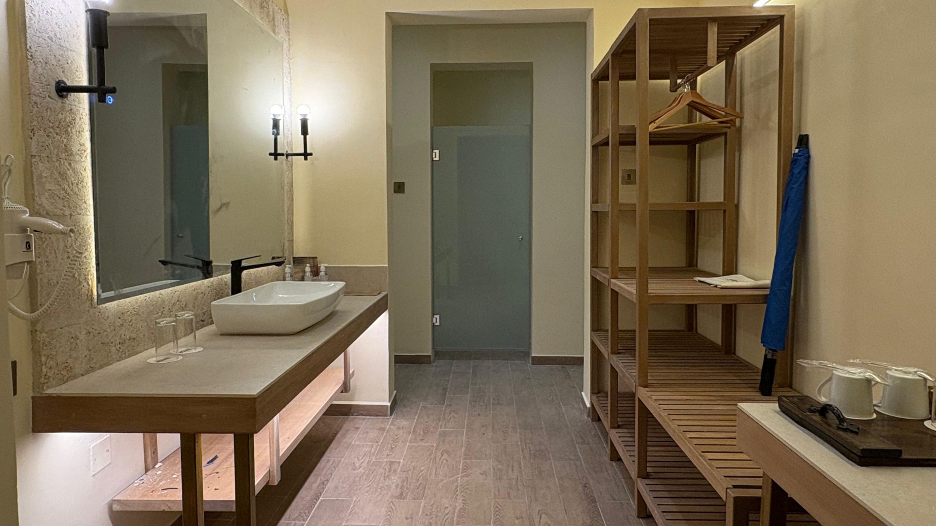 SBS - Lounge Luxury Suite